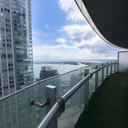 Luxury 2 Bedrooms With Lakeview Cn Tower Entertainment District Rogers Centre Торонто Екстериор снимка