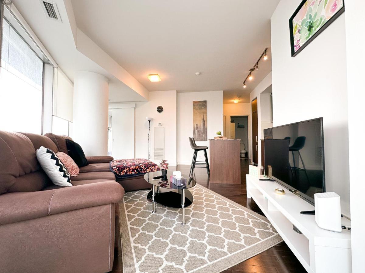 Luxury 2 Bedrooms With Lakeview Cn Tower Entertainment District Rogers Centre Торонто Екстериор снимка