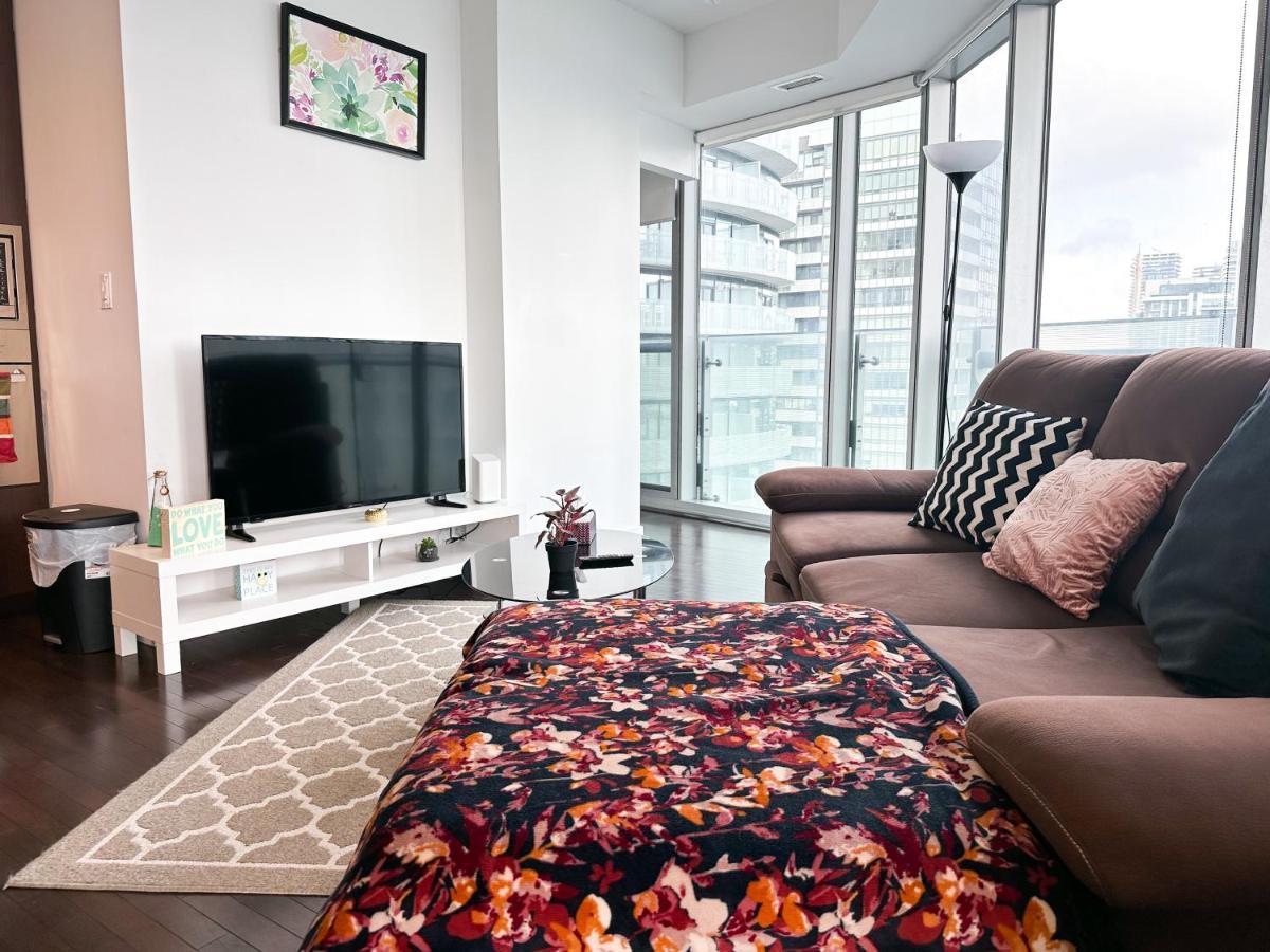 Luxury 2 Bedrooms With Lakeview Cn Tower Entertainment District Rogers Centre Торонто Екстериор снимка