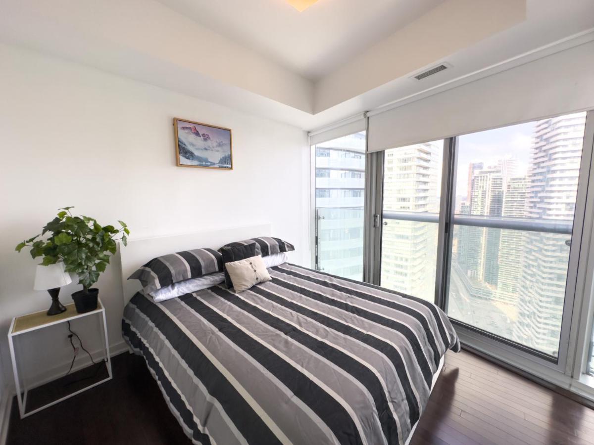 Luxury 2 Bedrooms With Lakeview Cn Tower Entertainment District Rogers Centre Торонто Екстериор снимка