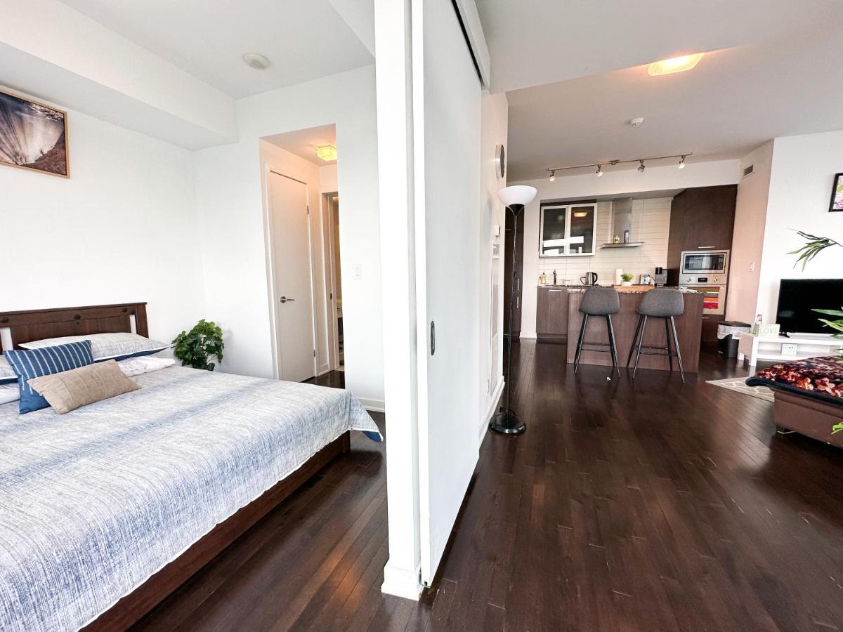 Luxury 2 Bedrooms With Lakeview Cn Tower Entertainment District Rogers Centre Торонто Екстериор снимка