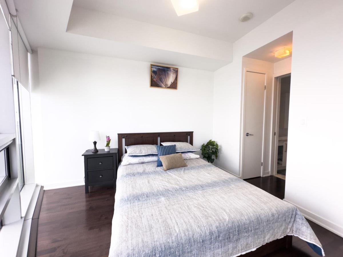Luxury 2 Bedrooms With Lakeview Cn Tower Entertainment District Rogers Centre Торонто Екстериор снимка