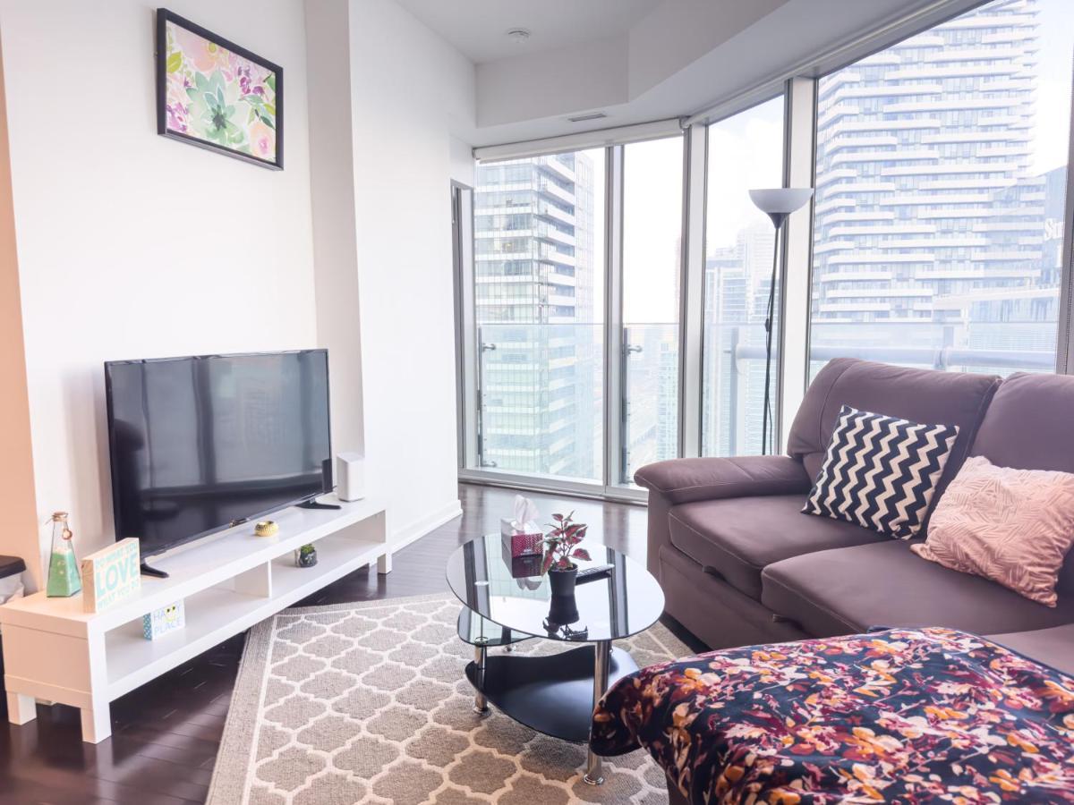 Luxury 2 Bedrooms With Lakeview Cn Tower Entertainment District Rogers Centre Торонто Екстериор снимка