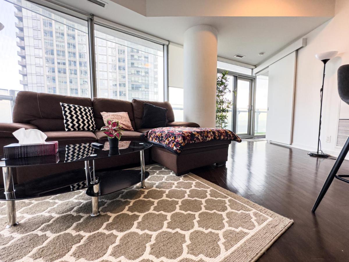 Luxury 2 Bedrooms With Lakeview Cn Tower Entertainment District Rogers Centre Торонто Екстериор снимка