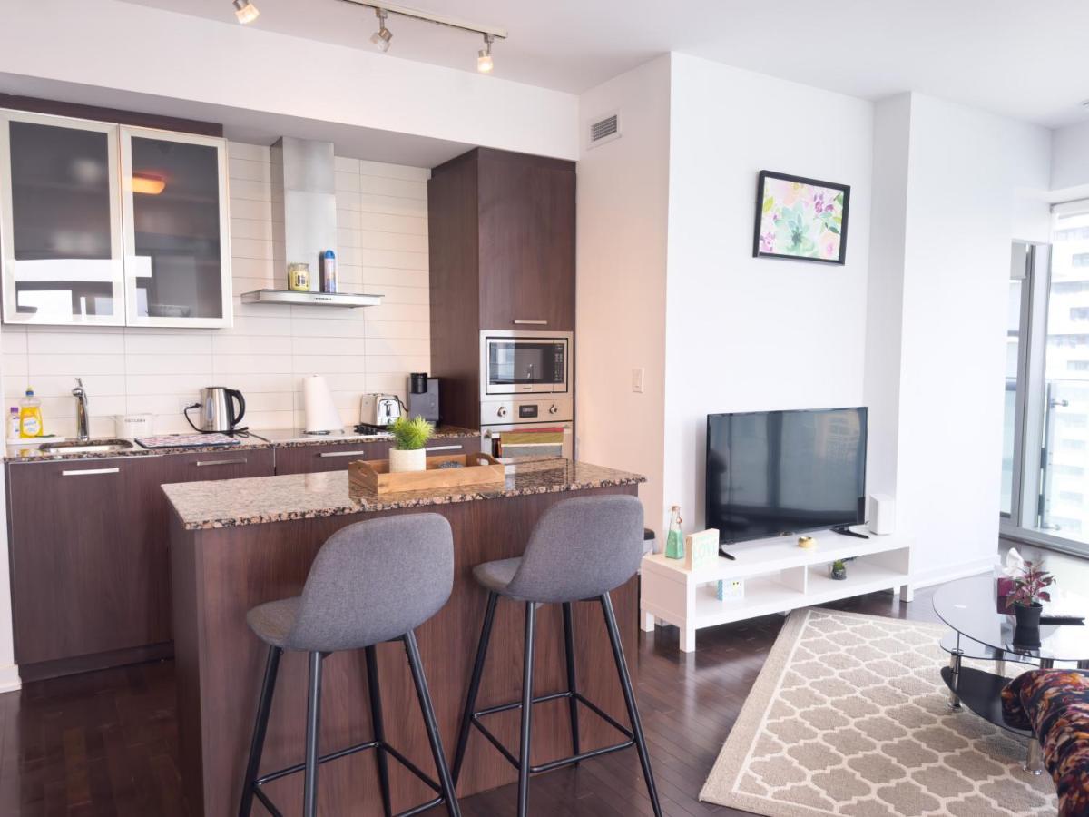 Luxury 2 Bedrooms With Lakeview Cn Tower Entertainment District Rogers Centre Торонто Екстериор снимка